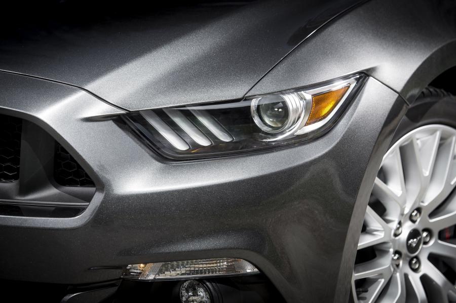  Ford Mustang GT Convertible 2015 года  (EU) (фото 16 из 32)